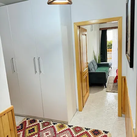 Studio Apartment تيرانا