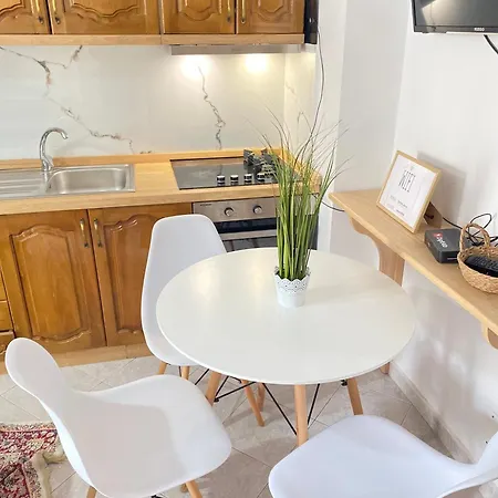 Studio Apartment Apartment *